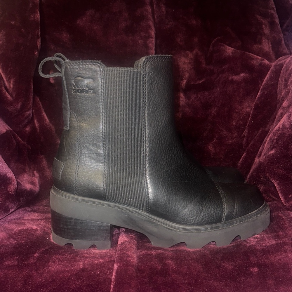 Sorel Joan of Arc Chelsea Boot - Picture 2 of 4